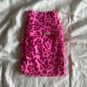 Bombshell Sportwear Fit Cheetah Leggings